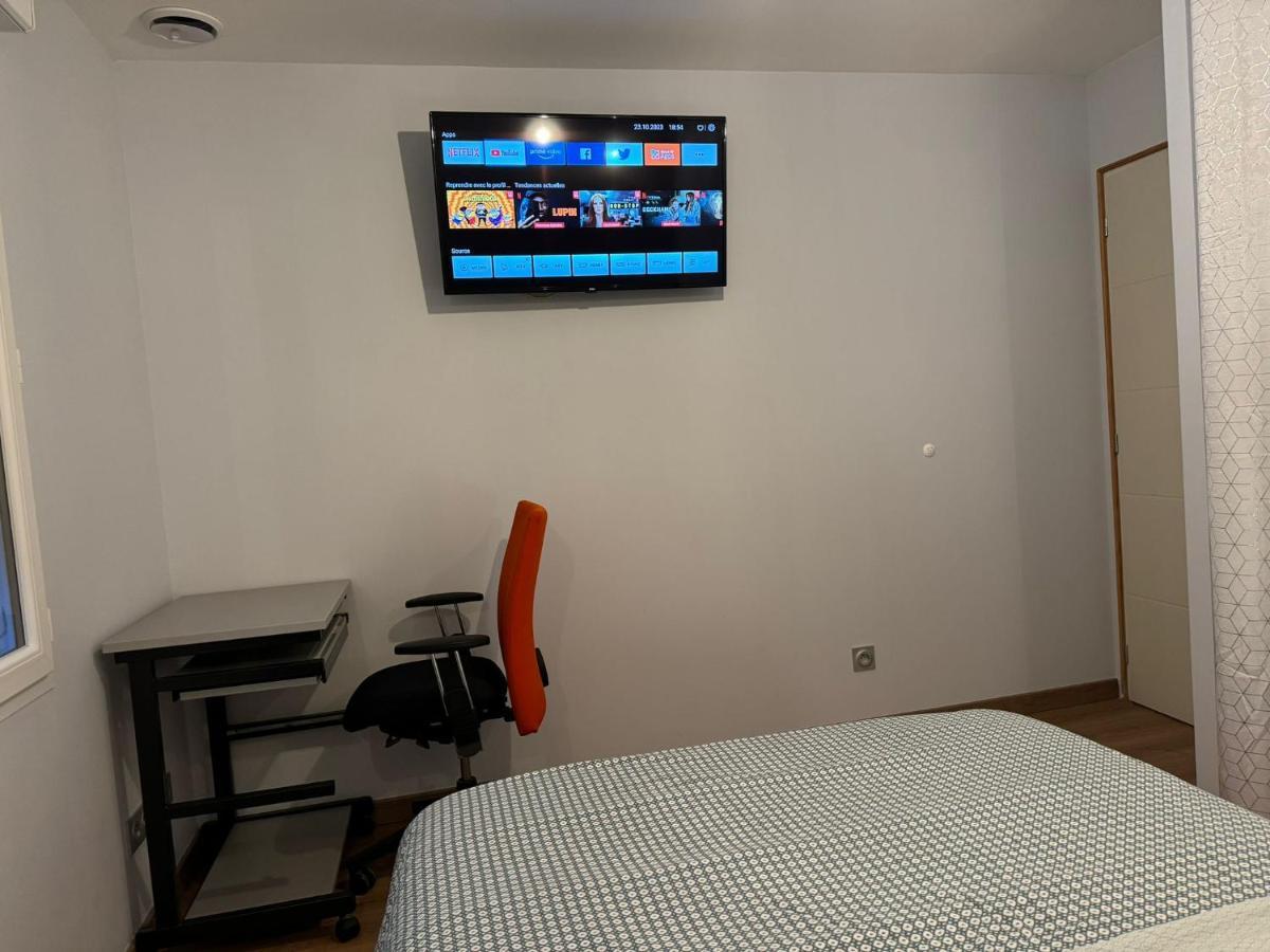 Chambre Privee/Climatisee+Tv /Petit Dejeuner Inclu/Tout Confort Nevers Exterior foto