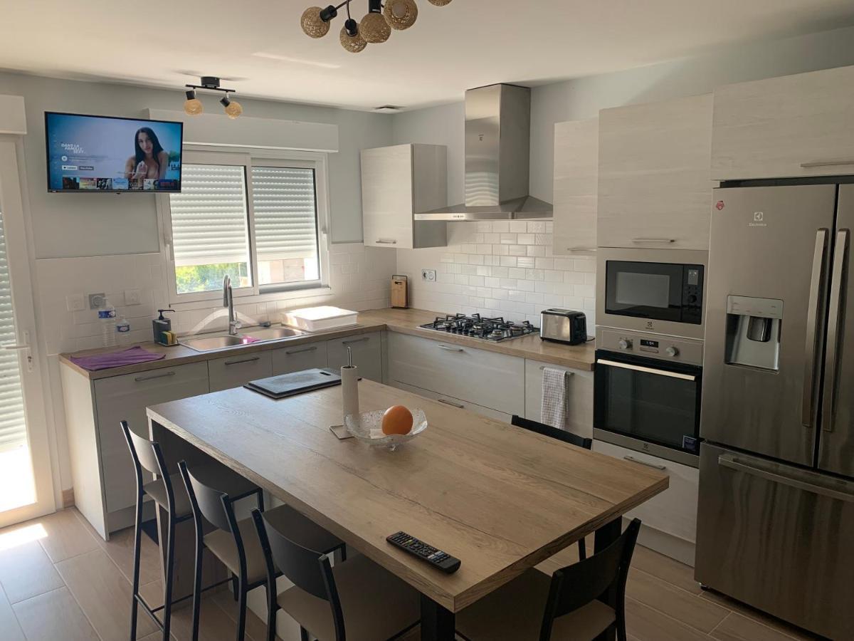 Chambre Privee/Climatisee+Tv /Petit Dejeuner Inclu/Tout Confort Nevers Exterior foto