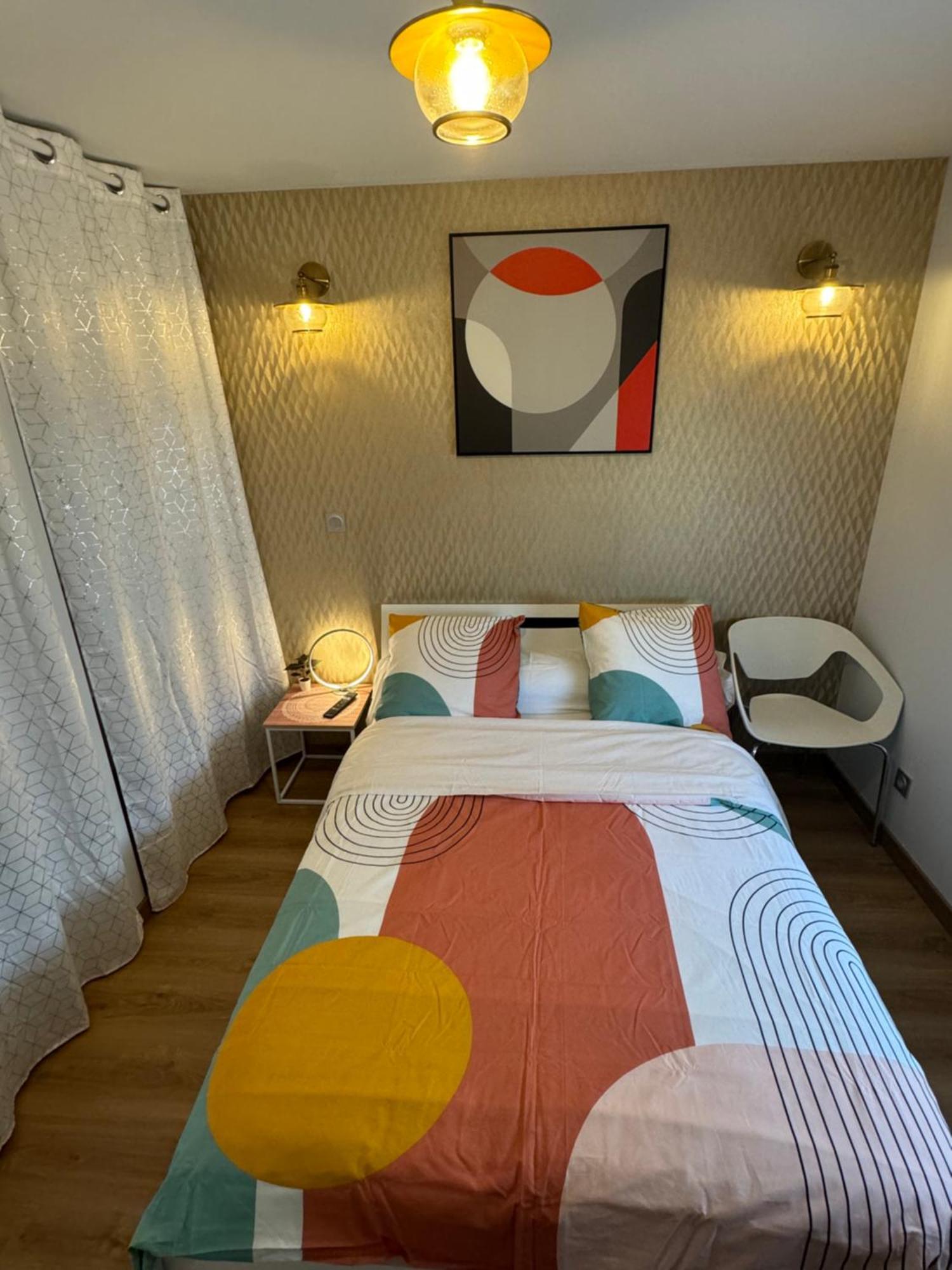Chambre Privee/Climatisee+Tv /Petit Dejeuner Inclu/Tout Confort Nevers Exterior foto